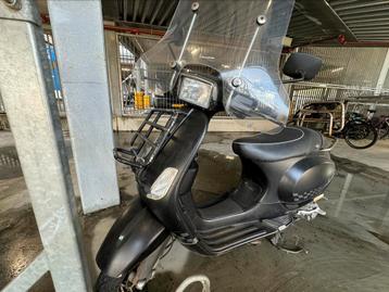 Vespa s sport 2013, met beugels. beschikbaar voor biedingen