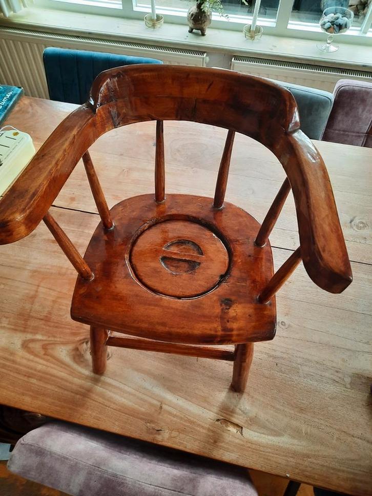 Antiek kinder po-stoeltje, Elisabeth Ziekenhuis Alkmaar, Antiek en Kunst, Antiek | Meubels | Stoelen en Banken, Ophalen