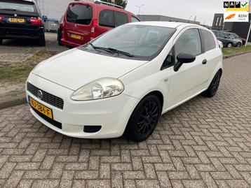 Fiat Punto Evo 1.2 Active APK tot 3 oktober 2026 beschikbaar voor biedingen