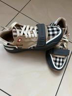 Burberry schoenen 40 nieuw, Zwart, Nieuw, Ophalen of Verzenden, Sneakers of Gympen