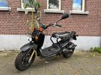 Zwarte Honda Zoomer (2014), Fietsen en Brommers, Maximaal 45 km/u, Gebruikt, Ophalen