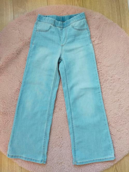 Zgan! Heerlijke dunne lichtblauwe jeans van H&M! Mt. 128, Kinderen en Baby's, Kinderkleding | Maat 128, Zo goed als nieuw, Meisje