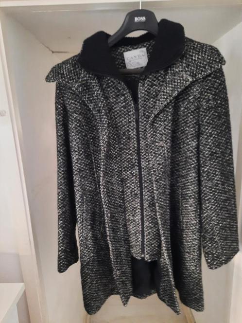 Mooie lange damesjas met capuchon maat 40 C&A, Kleding | Dames, Jassen | Winter, Zo goed als nieuw, Maat 38/40 (M), Zwart, Ophalen of Verzenden