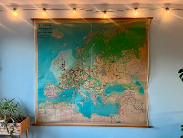 Vintage schoolplaat Europa beschikbaar voor biedingen