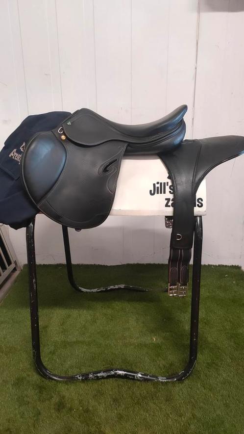Springzadels & dressuurzadels nu met korting!!, Dieren en Toebehoren, Paarden en Pony's | Zadels, Zo goed als nieuw, Springen