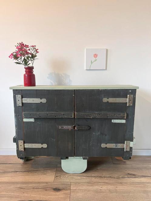 Uniek vintage kastje – rustiek en vol karakter, Huis en Inrichting, Kasten | Dressoirs, Zo goed als nieuw, 50 tot 100 cm, 25 tot 50 cm