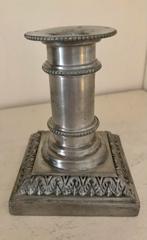 Oude tinnen kandelaar van Les Potstainiers Hutois, Antiek en Kunst, Antiek | Kandelaars, Ophalen of Verzenden, Overige materialen