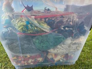 Hele grote bak vol met oud Lego !  beschikbaar voor biedingen