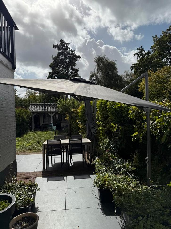 Solero Cielo Zweefparasol antraciet 260x260 twv 760 euro ps, Tuin en Terras, Parasols, Gebruikt, Zweefparasol, 2 tot 3 meter, Kantelbaar