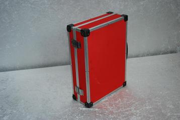 Koffer 43x31x13 cm rood/zilver  <25252208> beschikbaar voor biedingen