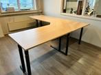 Houten hoekbureau met zwarte poten, Huis en Inrichting, Bureaus, Ophalen, Gebruikt, Bureau