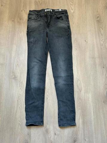 Petrol jeans 28/32 zwart beschikbaar voor biedingen