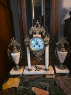 Antieke pendule met marmeren vazen, Ophalen