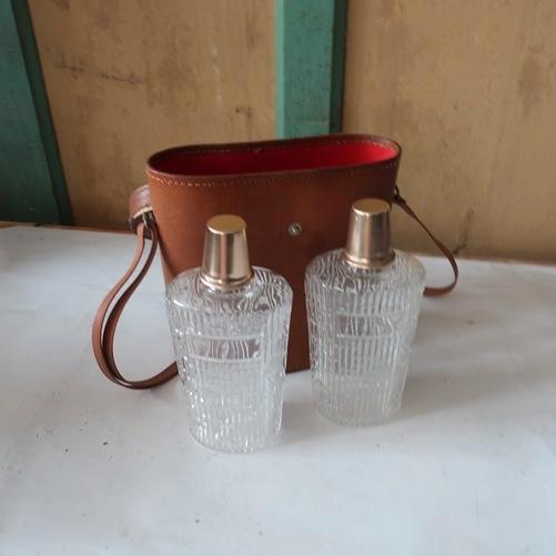 Parfum drank flessen in hoes verrekijker vintage retro, Verzamelen, Retro, Huis en Inrichting, Ophalen of Verzenden