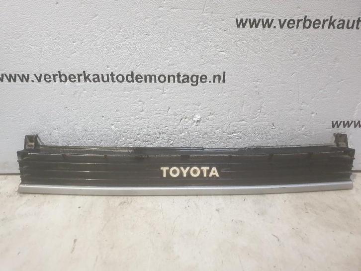 Grille Toyota Corolla (E8) (1985-03/1987-09) 5310112600ae, Auto-onderdelen, Carrosserie en Plaatwerk, Toyota, Gebruikt
