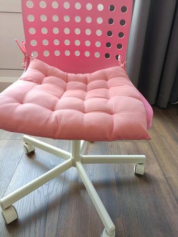 IKEA BUREAUSTOEL MET CUSHION beschikbaar voor biedingen