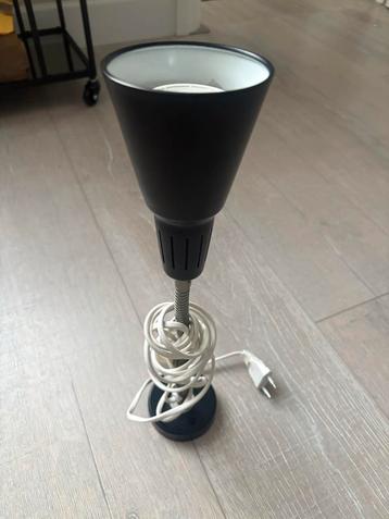 Zwarte Wandlamp met Lang Snoer beschikbaar voor biedingen