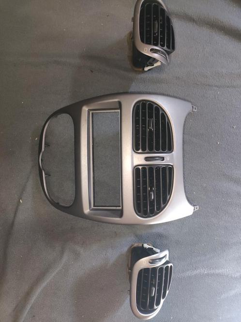 Ventilatie rooster front paneel peugeot 206, Auto-onderdelen, Overige Auto-onderdelen, Peugeot, Gebruikt, Ophalen of Verzenden