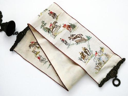 Schellekoord bel geborduurd met paardensport paard en wagen, Antiek en Kunst, Curiosa en Brocante, Ophalen of Verzenden