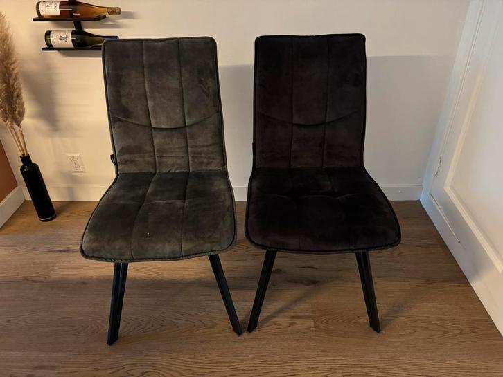 2x De Bommel Eetkamerstoelen - Suède, Huis en Inrichting, Stoelen, Gebruikt, Twee, Stof, Zwart, Ophalen