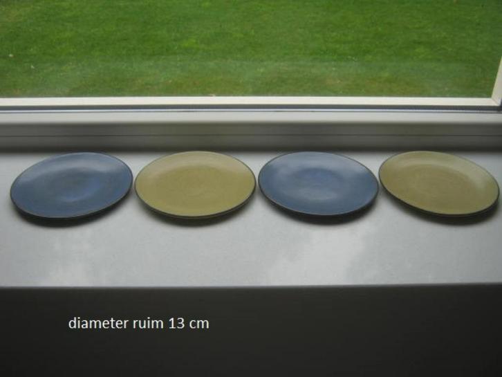 4 gebakschoteltjes, taartbordjes, gebak petitfour bordjes, Huis en Inrichting, Keuken | Servies, Zo goed als nieuw, Bord(en), Overige stijlen