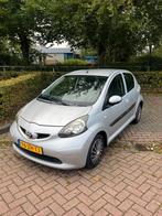 Toyota Aygo 5DRS 2008 Grijs. nw. APK!, Voorwielaandrijving, 4 stoelen, 68 pk, Origineel Nederlands