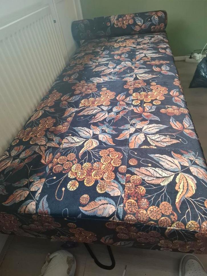 Vintage Daybed met Bloemenprint, Huis en Inrichting, Slaapkamer | Bedden, Gebruikt, Eenpersoons, 80 cm, 200 cm, Stof, Overige kleuren
