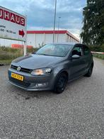 Volkswagen Polo 1.2 51KW 2010 Grijs, Auto's, Voorwielaandrijving, 967 kg, Navigatiesysteem, Zwart