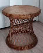 Retro vintage mid century rotan / rieten bijzettafel 44 cm, Huis en Inrichting, Tafels | Bijzettafels, Minder dan 45 cm, Minder dan 55 cm