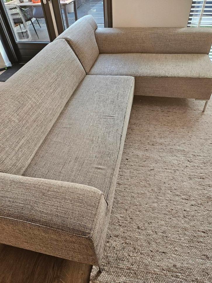 Design on Stock Bloq 2,5 zits met chaise longue, Huis en Inrichting, Banken | Bankstellen, Gebruikt, Hoekbank, Vierpersoons of meer