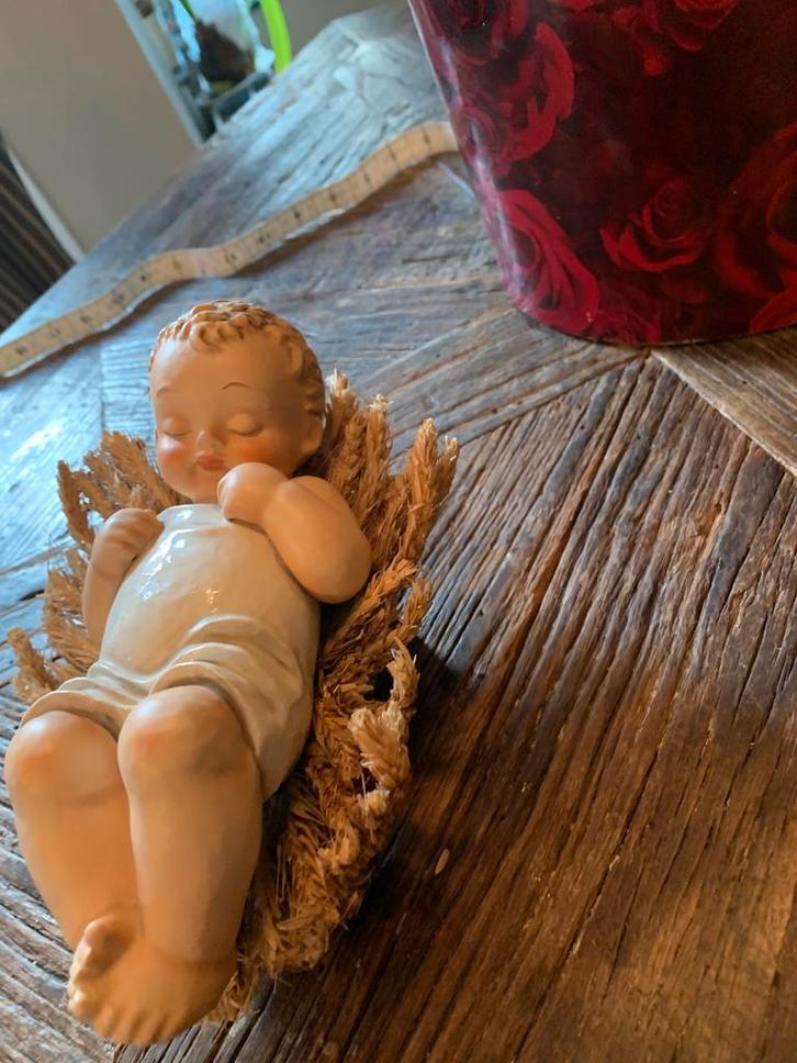 Hummel beeldje slapend kindje jesus, Antiek en Kunst, Kunst | Beelden en Houtsnijwerken, Ophalen of Verzenden