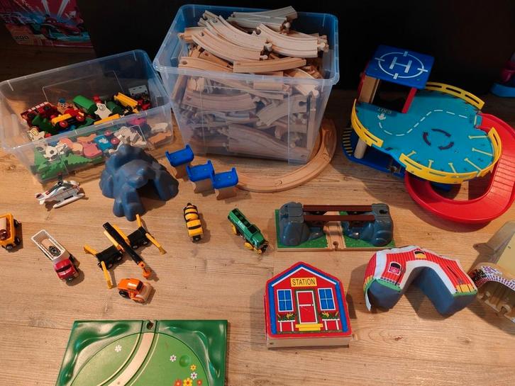 Grote Brio Treinbaan Set met Garage en Extra's, Kinderen en Baby's, Speelgoed | Overig, Gebruikt, Jongen of Meisje, Ophalen