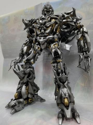 Earthquake Shake Sky Wing T-08 36 cm transformer beschikbaar voor biedingen