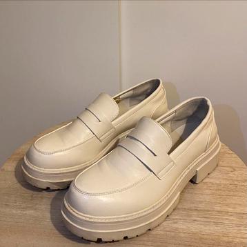 Beige moccasins Maat 39 beschikbaar voor biedingen