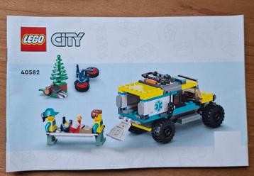 LEGO City 4x4 Terreinambulance redding - 40582 beschikbaar voor biedingen