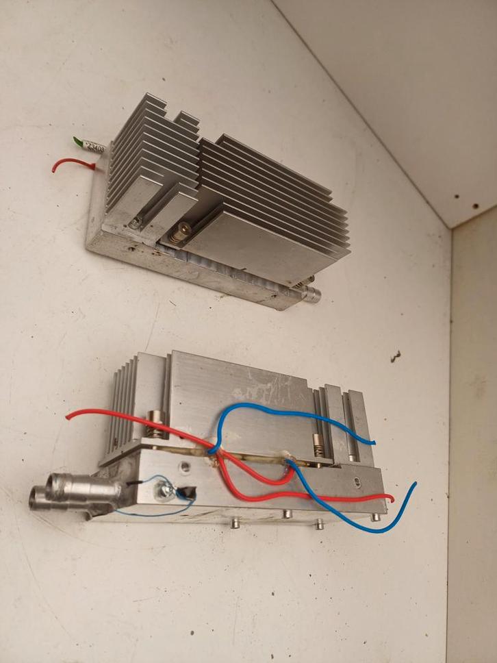Aluminium koelblok met peltier elementen, Hobby en Vrije tijd, Elektronica-componenten, Zo goed als nieuw, Ophalen of Verzenden