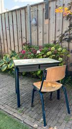 GRATIS School tafeltje + stoel 2x, Kinderen en Baby's, Kinderkamer | Tafels en Stoelen, Ophalen, Gebruikt, Tafel(s) en Stoel(en)