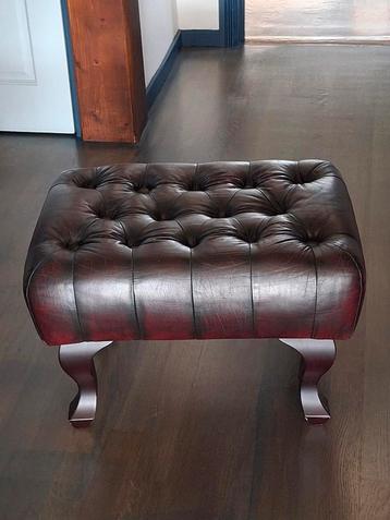HOCKER CHESTERFIELD STIJL  beschikbaar voor biedingen