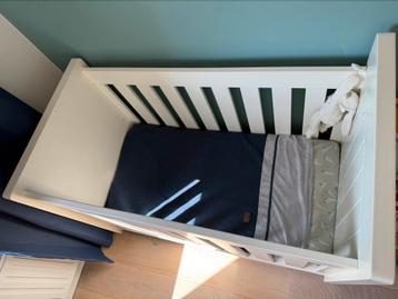 Coming kids degelijk wit houten verstelbaar ledikant beschikbaar voor biedingen