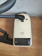 Miele stofzuiger, Witgoed en Apparatuur, Stofzuigers, Ophalen, Zo goed als nieuw, 1200 tot 1600 watt