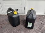 Jerrycans 2x20 liter + trechter, Ophalen, Gebruikt
