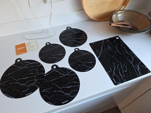 Louvera beschermmatten/ beschermer inductieplaat, Huis en Inrichting, Woonaccessoires | Onderzetters, Zo goed als nieuw, Glas of Kopje