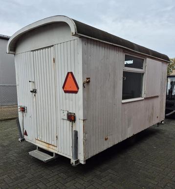 Mooie metalen schaftwagen/bouwkeet/schaftkeet/pipowagen  beschikbaar voor biedingen
