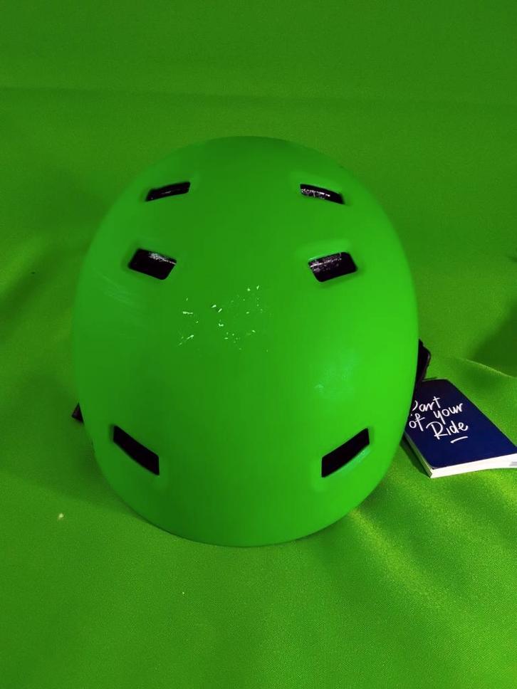ZGAN! BBB Billy matgroene kinderhelm - BHE-50 €17,99, Fietsen en Brommers, Fietsaccessoires | Fietshelmen, Zo goed als nieuw, Ophalen of Verzenden