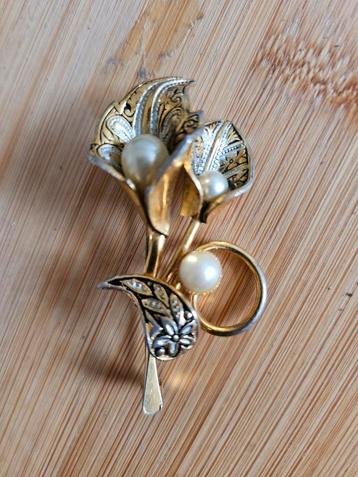 Vintage Broche  beschikbaar voor biedingen