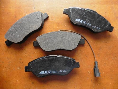 Remblokken Fiat Bravo en Stilo, Auto diversen, Overige Auto diversen, Verzenden