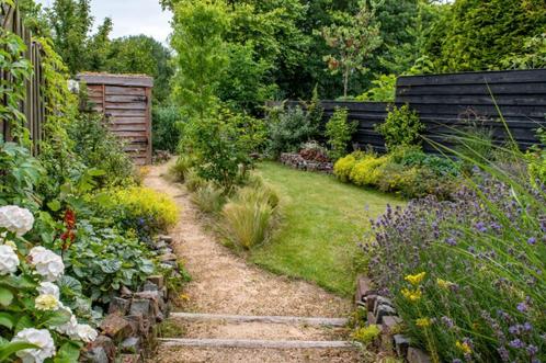 TUINMAN GEZOCHT? HIER BEN IK!, Diensten en Vakmensen, Tuinmannen en Stratenmakers