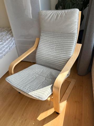 Ikea Poäng Fauteuil met lichtgrijs kussen beschikbaar voor biedingen
