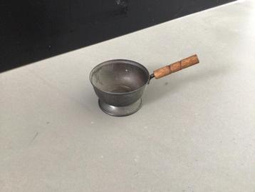 Tinnen koffiepan beschikbaar voor biedingen