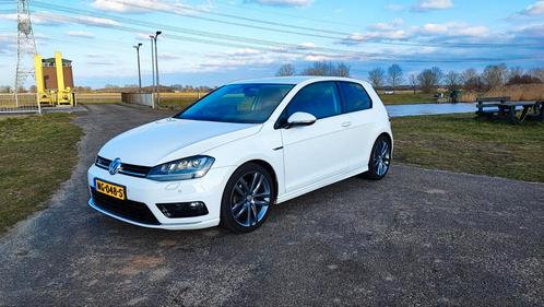 Volkswagen Golf 1.2 TSI R-Line (apk 11-07-26 + grote beurt), Auto's, Volkswagen, Particulier, Golf, ABS, Achteruitrijcamera, Airbags